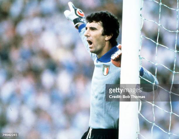 World Cup Final, Madrid, Spain, 11th July Italy 3 v West Germany 1, Italian goalkeeper Dino Zoff shouts instructions to his defenders