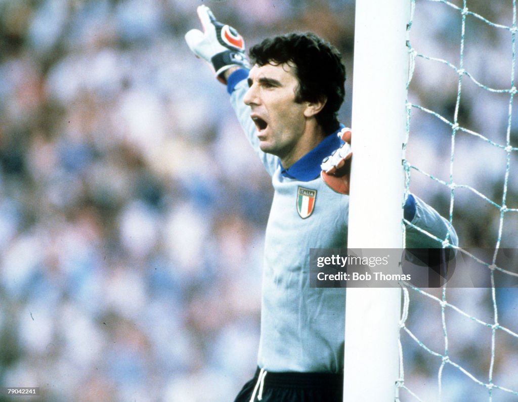 1982 World Cup Final. Madrid, Spain. 11th July, 1982. Italy 3 v West Germany 1. Italian goalkeeper Dino Zoff shouts instructions to his defenders.