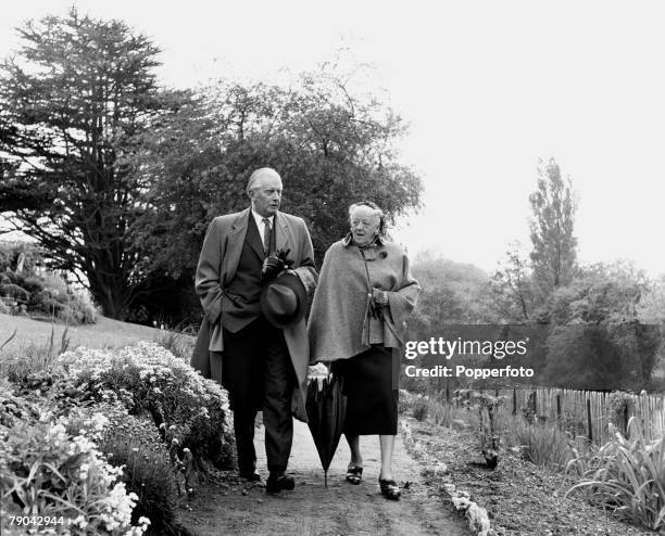 England British actress Margaret Rutherford is pictured with her husband Skinner Davies in the Botanical Gardens, Oxford