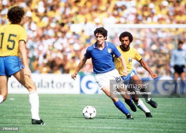 World Cup Finals, Second Phase, Barcelona, Spain, 5th July Italy 3 v Brazil 2, Italy's Paolo Rossi is followed by Brazil's Junior