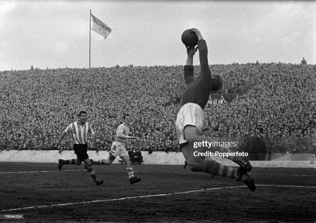 Sport. Football. England. 1955. League Division One. Manchester City v Sunderland. Manchester City goalkeeper Bert Trautmann saves spectacularly during the match.