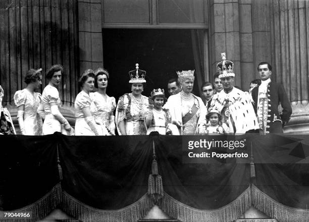 British Royalty, London, England, 12th May 1937, The Coronation of King George VI and Queen Elizabeth shows the scene on the balcony of Buckingham...