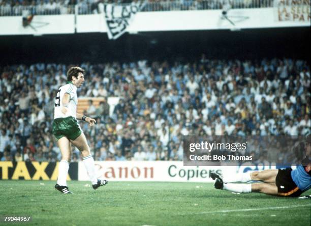 World Cup Finals, Valencia, Spain, 25th June Spain 0 v Northern Ireland 1, Northern Ireland's Gerry Armstrong fires the ball past Spanish goalkeeper...