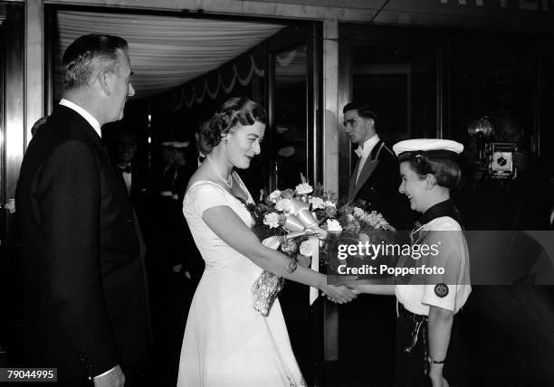 Personalities, London, England, The Warner Theatre, pic: 12th July 1956, Guests of Honour at the premiere of the film "The Baby and the Battleship"...