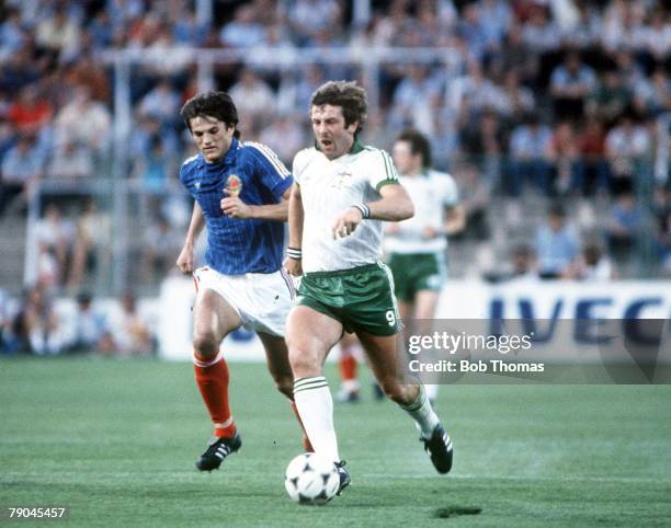 World Cup Finals, Zaragoza, Spain, 17th June Yugoslavia 0 v N,Ireland 0, Northern Ireland's Gerry Armstrong is marked closely by Yugoslavia's Ivan...