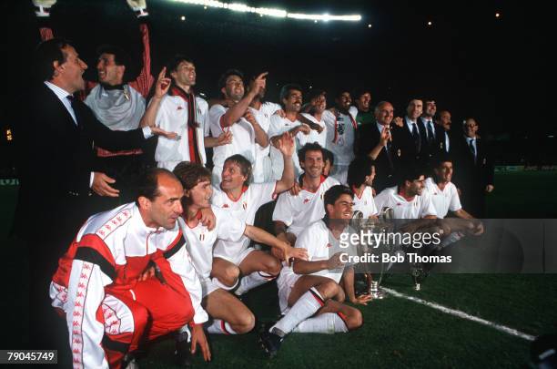 Football, European Cup Final, Nou Camp, Barcelona, Spain, 24th May 1989, AC Milan 4 v Steaua Bucharest 0, The AC Milan players and officials...