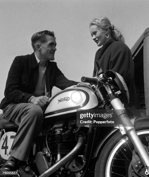 Ray Amm Motorcycle Racer 109 Senior Tt Race Stock Photos, High-Res Pictures, and Images - Getty ...