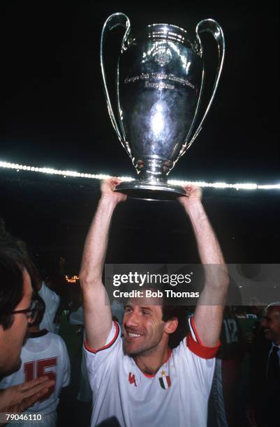 Football, European Cup Final, Nou Camp, Barcelona, Spain, 24th May 1989, AC Milan 4 v Steaua Bucharest 0, AC Milan captain Franco Baresi holds the...