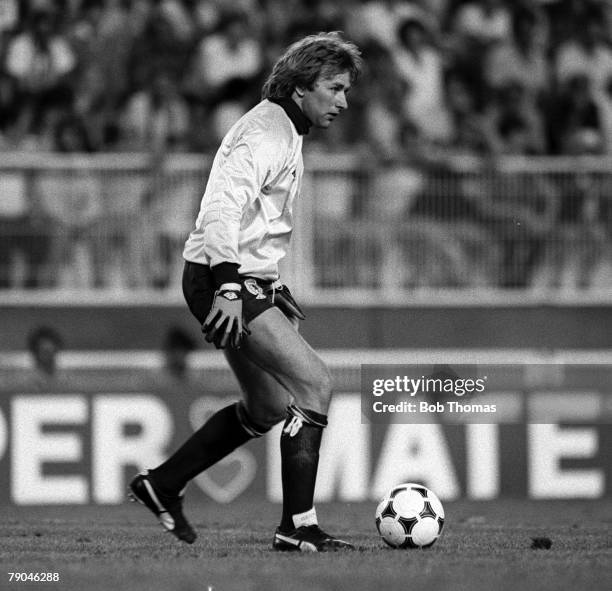 Alan Rough Alan Rough Photos and Premium High Res Pictures - Getty Images
