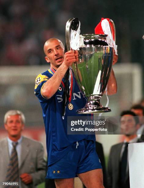 434 Uefa Champions League Final 1996 Stock Photos, HighRes Pictures