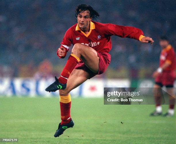 Football, UEFA Cup Final, Second Leg, Rome, Italy, 22nd May 1991, Roma 1 v Inter Milan 0 , Roma captain Giuseppe Giannini