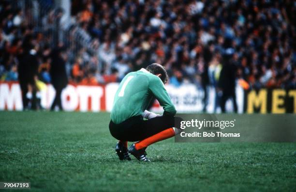 Football, UEFA Cup Final, Second Leg, Tannadice Park, Scotland, 20th May 1987, Dundee United 1 v IFK Gothenburg 1 , Dundee United goalkeeper Billy...