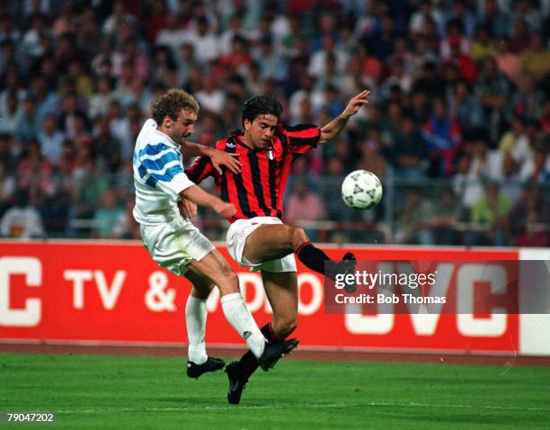 Football, UEFA Champions League Final, Munich, Germany, 26th May 1993, Marseille 1 v AC Milan 0, Marseille's Rudi Voller and AC Milan's Alessandro...