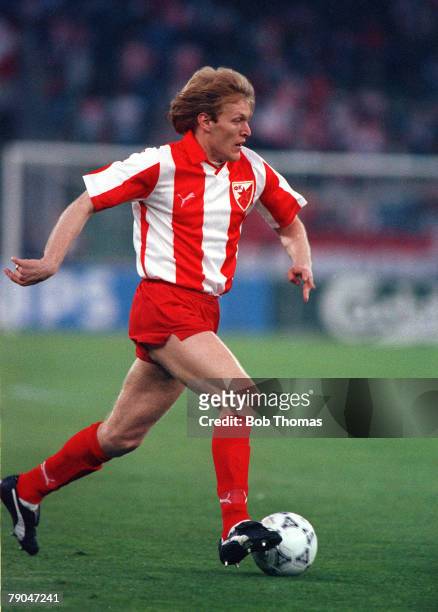 Football, European Cup Final, Bari, Italy, 29th May 1991, Marseille 0 v Red Star Belgrade 0 , Red Star Belgrade's Robert Prosinecki