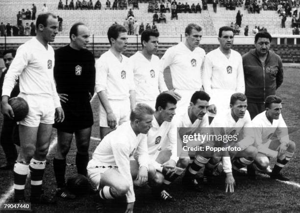 World Cup Final Santiago, Chile, Brazil 3 v Czechoslovakia 1, 17th June The Czechoslovokian team line up before the start of the match