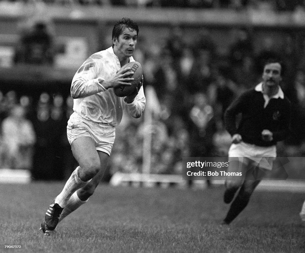 Rugby Union International. England 60 v Fiji 19. Twickenham, London. 16th October 1982. England's Paul Dodge runs with the ball.