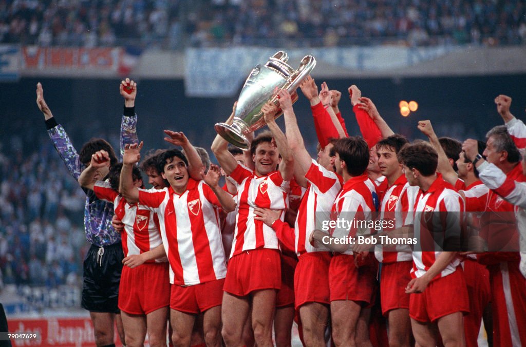 Football. European Cup Final. Bari, Italy. 29th May 1991. Marseille 0 v Red Star Belgrade 0 (after extra time, Red Star win 5-3 on penalties). The Red Star Belgrade team celebrate with the trophy.