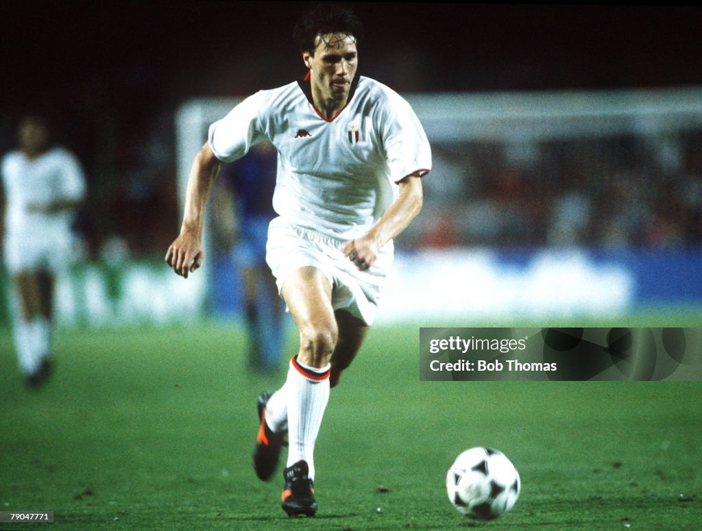 Football. European Cup Final. Nou Camp, Barcelona, Spain. 24th May 1989. AC Milan 4 v Steaua Bucharest 0. AC Milan's Marco van Basten.