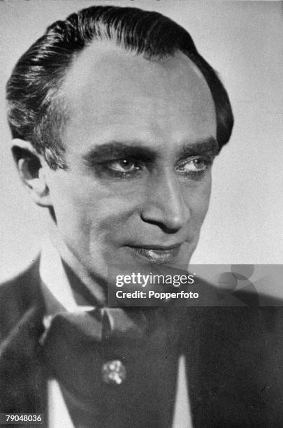 Cinema, Conrad Veidt, German born actor who made films on Hollywood, and through his opposition to Nazi Germany became a British citizen in 1939
