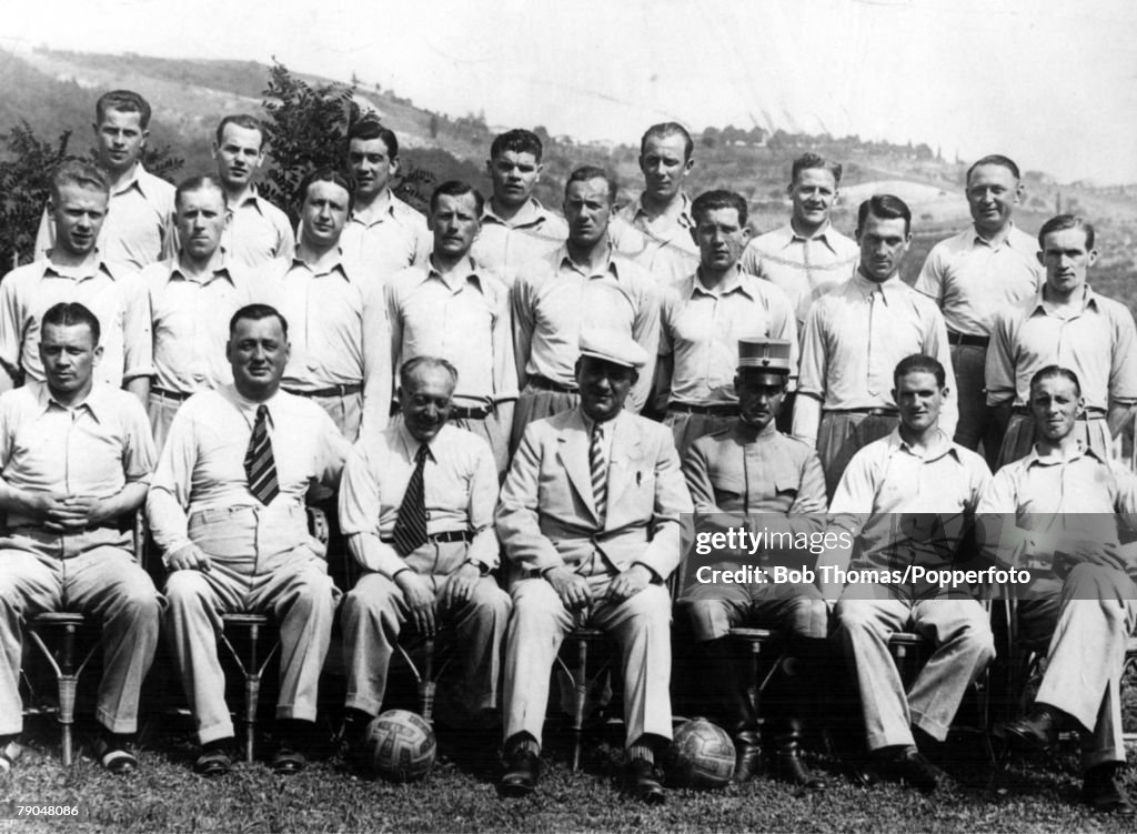 World Cup Eighth-Finals, 1934. Italy. Sweden 3 v Argentina 2. 27th May, 1934. The Swedish squad and officials pose together prior to playing Argentina .