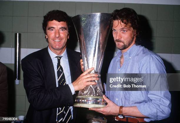 Football, UEFA Cup Final, Second Leg, Florence, Italy, 16th May 1990, Fiorentina 0 v Juventus 0 , Juventus coach Dino Zoff and goalkeeper Stefano...