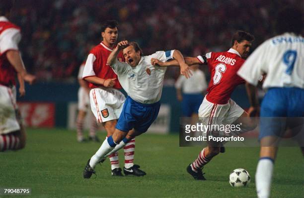 Football, UEFA Cup Winners Cup Final, Paris, France, 10th May 1995, Arsenal 1 v Real Zaragoza 2 , Real Zaragoza's Miguel Pardeza is challenged by...