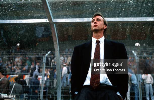 Football, UEFA Cup Winners Cup Final, Berne, Switzerland, 10th May 1989, Barcelona 2 v Sampdoria 0, Barcelona Manager Johan Cruyff watches from the...