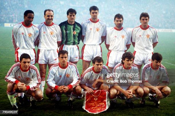 Football, UEFA Cup Winners Cup Final, Rotterdam, Holland, 15th May 1991, Manchester United 2 v Barcelona 1, The Manchester United team pose together...