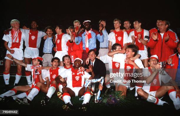 Football, UEFA Cup Winners Cup Final, Athens, Greece, 15th May 1987, Ajax Amsterdam 1 v Lokomotiv Leipzig 0, The Ajax players and Manager Johan...