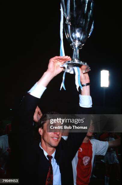 Football, UEFA Cup Winners Cup Final, Athens, Greece, 15th May 1987, Ajax Amsterdam 1 v Lokomotiv Leipzig 0, Ajax coach Johan Cruyff holds the trophy...