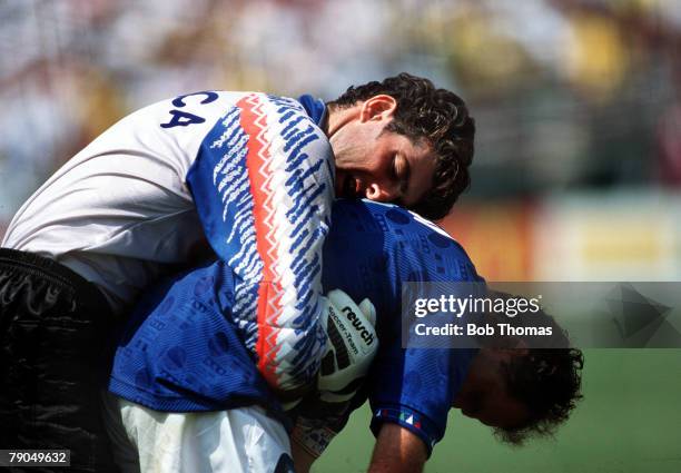 Volume 2, Page 6, Picture number 6, Sport, Football, 1994 World Cup Final, Pasadena, Los Angeles, USA, 17th July Brazil 0 v Italy 0, , Italian...