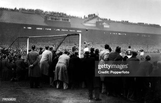 Classic Collection, Page 74 Large crowds watching football match; Chelsea v Moscow Dynamo at Stamford Bridge,London, 14th November 1946