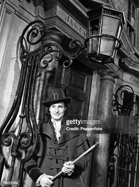 London, England, 12th November 1941, British Actor Robert Donat in character for his part in the film 'The Young Mr Pitt', Stage and screen actor,...