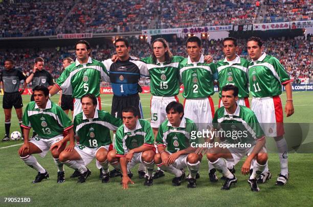 Football, FIFA Confederations Cup, 1st June 2001, Ulsan, Korea, Korea Republic 2 v Mexico 1, The Mexico team line up for a group photograph, Back Row...