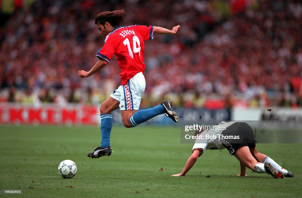 Sport, Football, European Championship. 30th. June 1996 (WEMBLEY). (FINAL). Germany 2 v 1 Czech.Republic. Czech. Republic's Patrick Berger evades a challenge and runs towards the German goal.