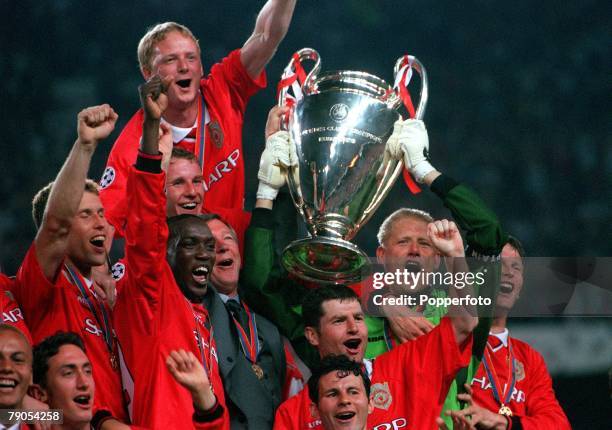 Champions League Final, Barcelona, Spain, Manchester United 2 v Bayern Munich 1,Manchester United celebrate with the European Cup and manager Alex...