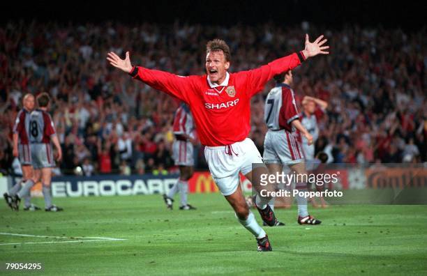 26th MAY 1999, UEFA Champions League Final, Barcelona, Spain, Manchester United 2 v Bayern Munich 1, Manchester United's Teddy Sheringham celebrates...