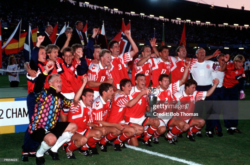 Sport, Football. 1992 European Championships Final. Gothenburg, Sweden. Denmark 2 v Germany 0. 26th June, 1992. The team celebrate their win.