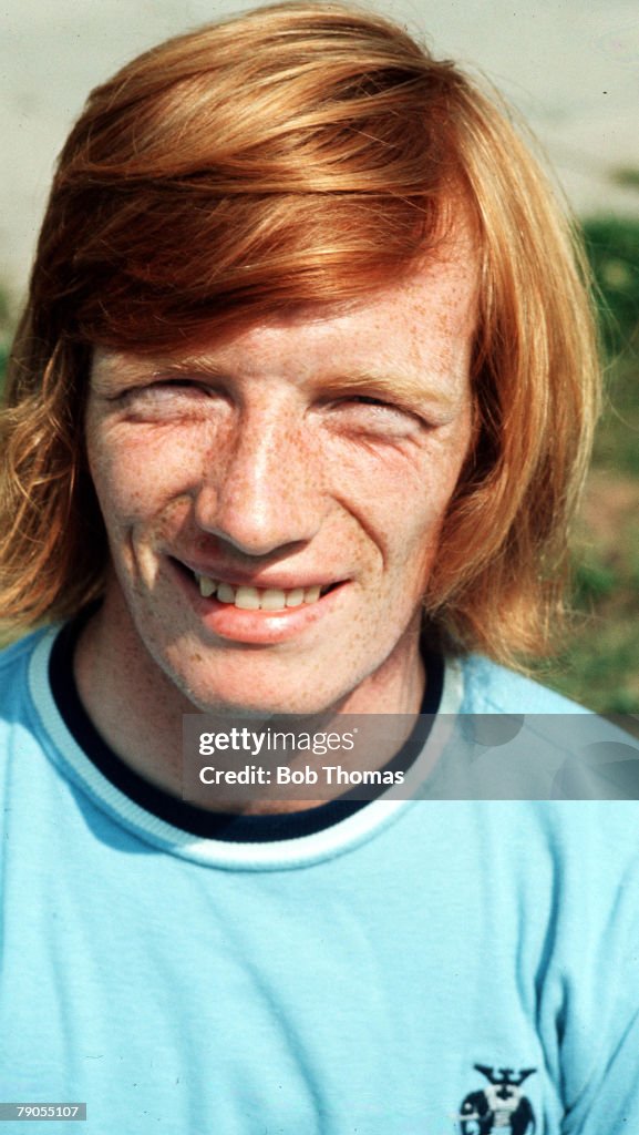 Football. 1971-2 Season. A pre-season photo call picture of Coventry City+s Willie Carr.