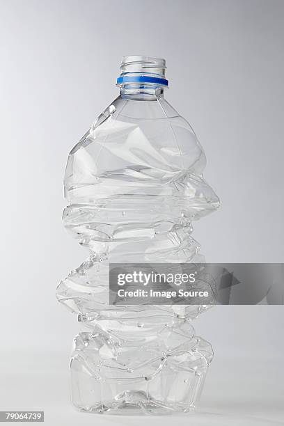 bouteille en plastique - bottle photos et images de collection