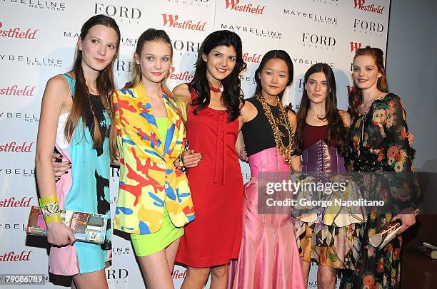 Ford Models Supermodel of the World contest winners Vilita Bitvinskyle, Natalia Belobrovik, Nicole Faveron Vasquez, $250,000 winner Seung-hyun Kang,...