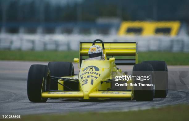 Italian Formula One racing driver Gabriele Tarquini drives the Coloni SpA Coloni FC188 Ford Cosworth DFZ 3.5 V8 in the 1988 Brazilian Grand Prix at...