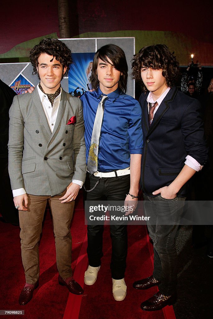 Disney Premiere Of Hannah Montana & Miley Cyrus - Arrivals