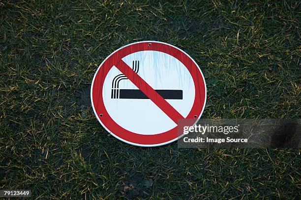 no smoking sign - no smoking sign stock pictures, royalty-free photos & images