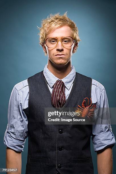 retrato de un hombre joven - cravat fotografías e imágenes de stock