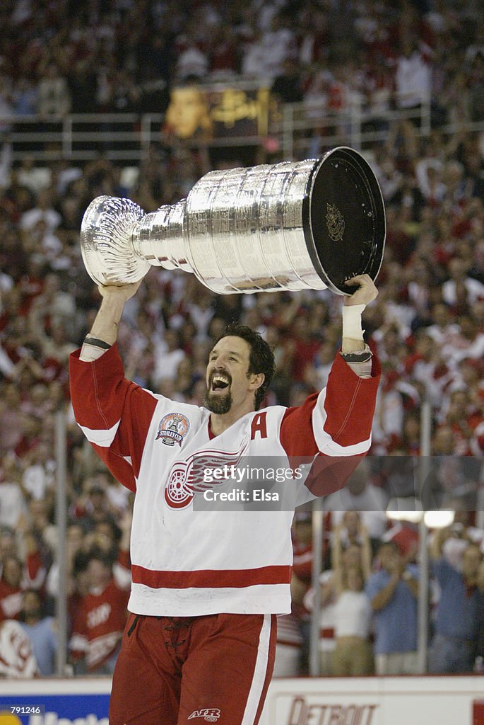 Hurricanes v Red Wings