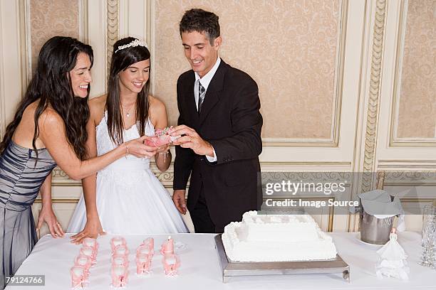 iluminación velas de la fiesta de quince años - quinceañera fotografías e imágenes de stock