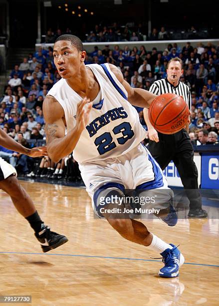 Derrick Rose of the Memphis Tigers drives against the Southern Miss Golden Eagles at FedExForum January 19, 2008 in Memphis, Tennessee. The Tigers...