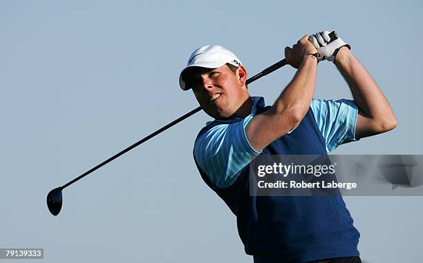 Justin Leonard makes a tee shot during the final round of the 49th Bob Hope Chrysler Classic on January 20, 2008 at the Classic Club in Palm Desert,...