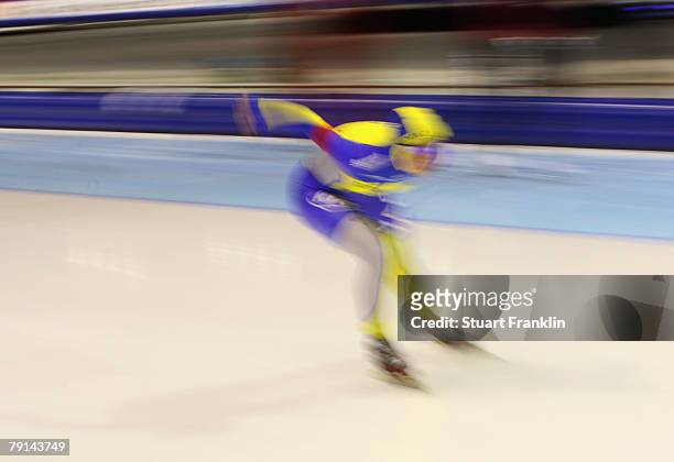 An impression of speed skaters in action during the first day of the World sprint speed skating Championships on January 19, 2008 in Heerenveen,...